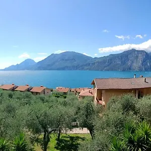 Casa Nina, Lago,montagne, Uliveti Ferienhaus